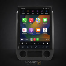Laden Sie das Bild in den Galerie-Viewer, Ford F-150 14.4-inch Tesla-style touchscreen with wireless Apple CarPlay on the dashboard