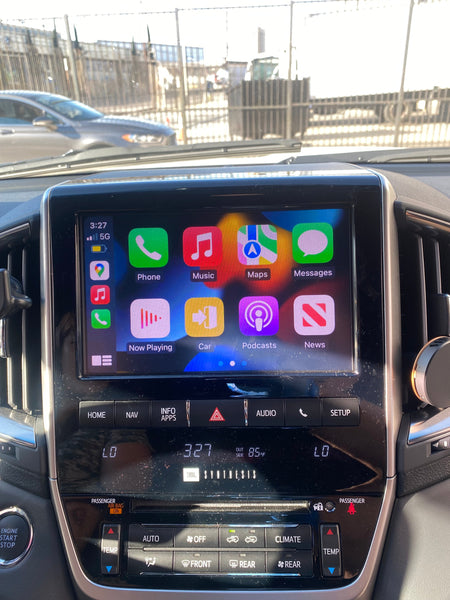 Toyota Land Cruiser Apple CarPlay interface | Mozart Electronic