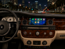 Laden Sie das Bild in den Galerie-Viewer, Rolls-Royce Phantom dashboard with wireless Apple CarPlay on the factory screen (2013–2017)